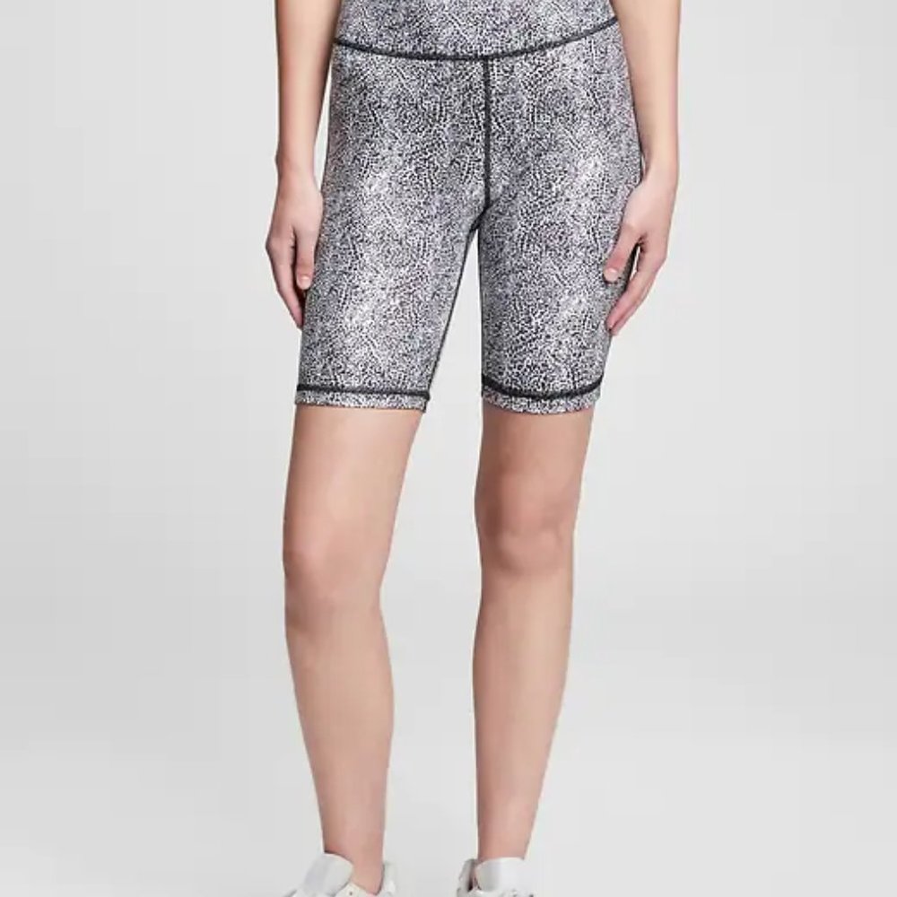 GapFit High Rise Bike Short 8" - Black Cheetah XS